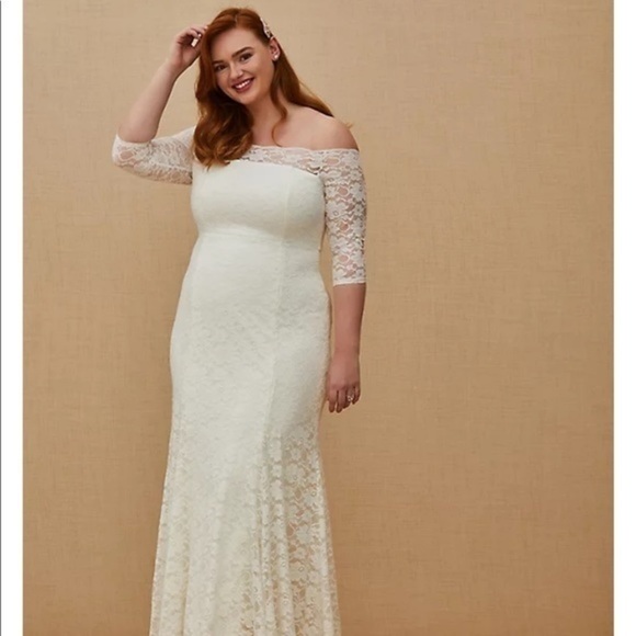TORRID IVORY LACE OFF SHOULDER FIT & FLARE WEDDING DRESS - Picture 4 of 7